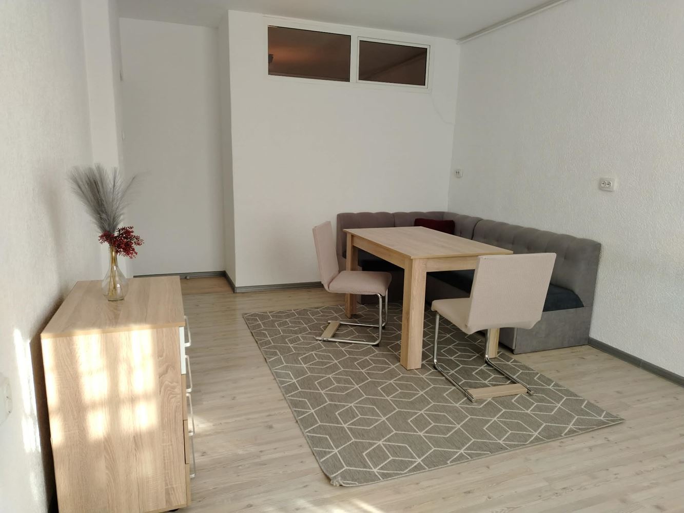 кв. Младост, обзаведен апартамент под наем - 0