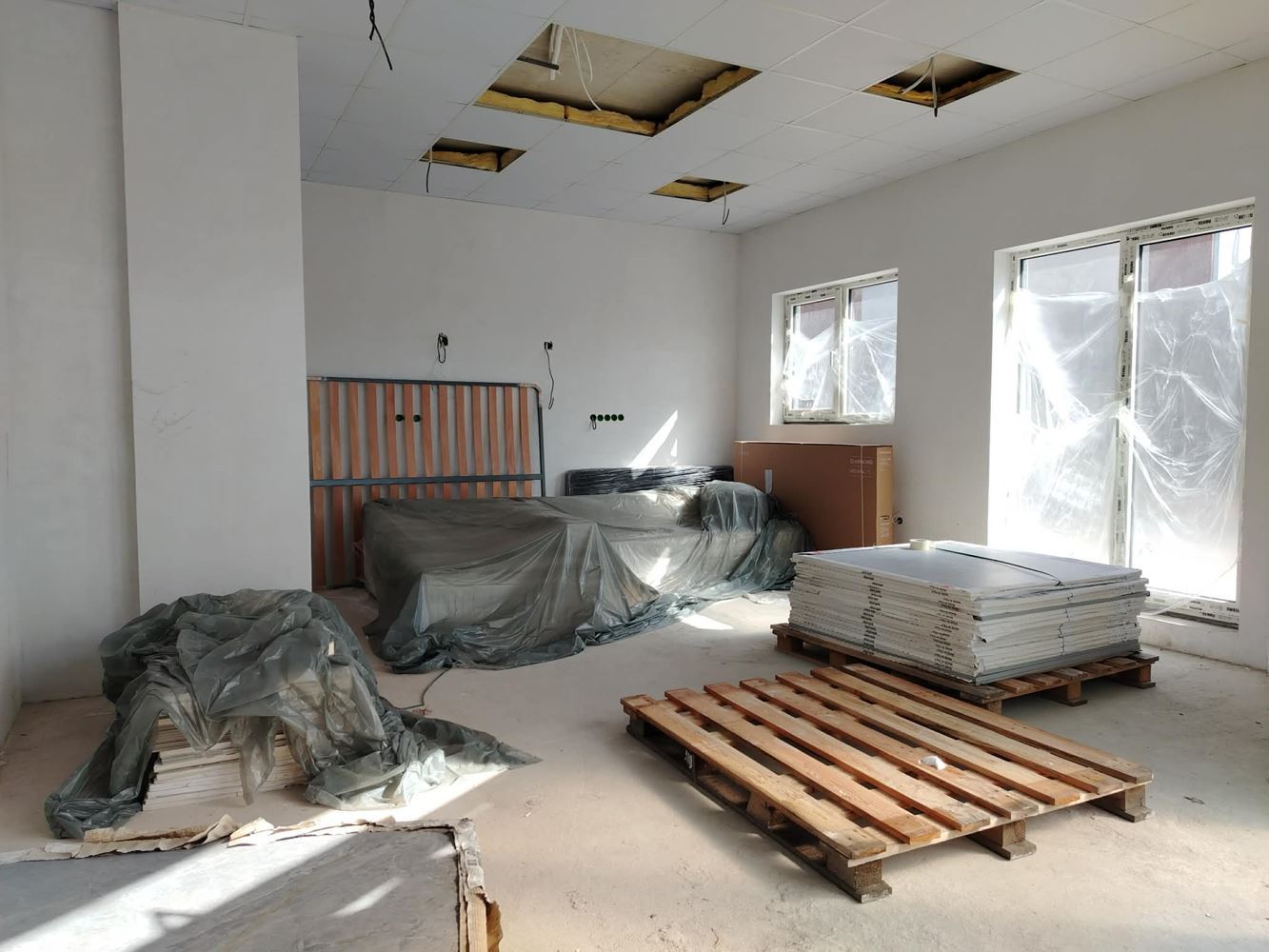 Şehrin merkezinde mükemmel bir konuma sahip köşe ticari alan. Sliven-0 Ъглово търговско помещение с отлично местоположение в центъра на гр. Сливен - 0