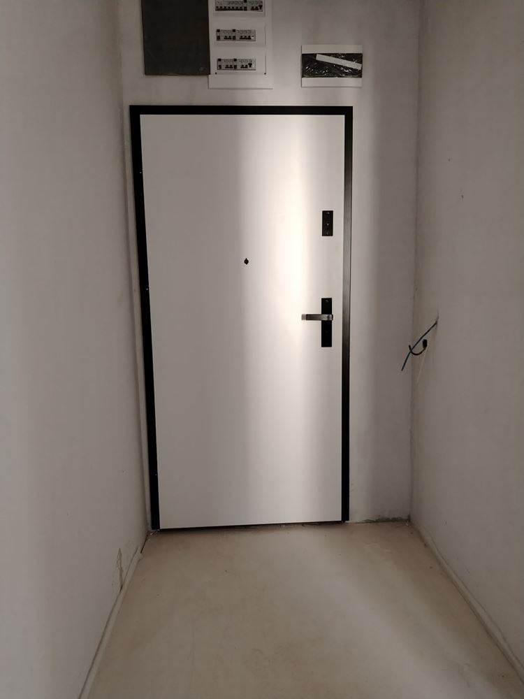 Belediye yakınında park yeri olan iki yatak odalı daire-0 Тристаен апартамент с паркомясто недалеч от Общината - 0