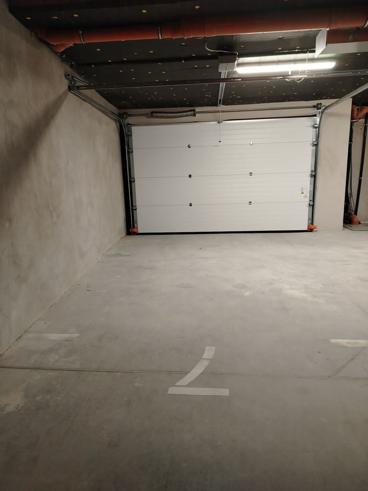 Belediye yakınında park yeri olan iki yatak odalı daire-0 Тристаен апартамент с паркомясто недалеч от Общината - 0