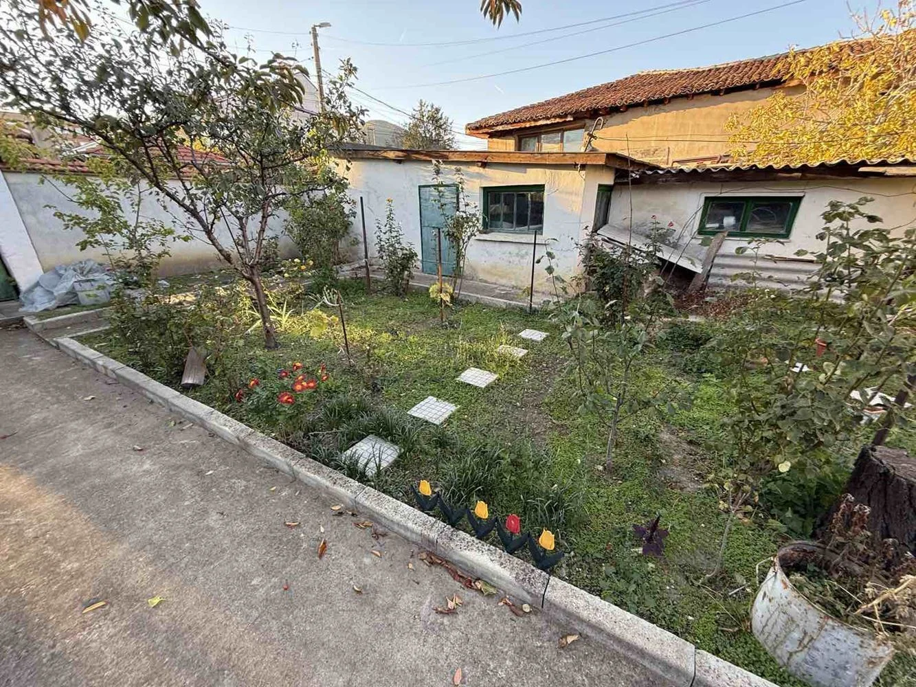 Viertel. Klutsochor, Haus mit Garage im bevorzugten Teil des Viertels-0 кв. Клуцохор, Къща с гараж в предпочитаната част на квартала - 0
