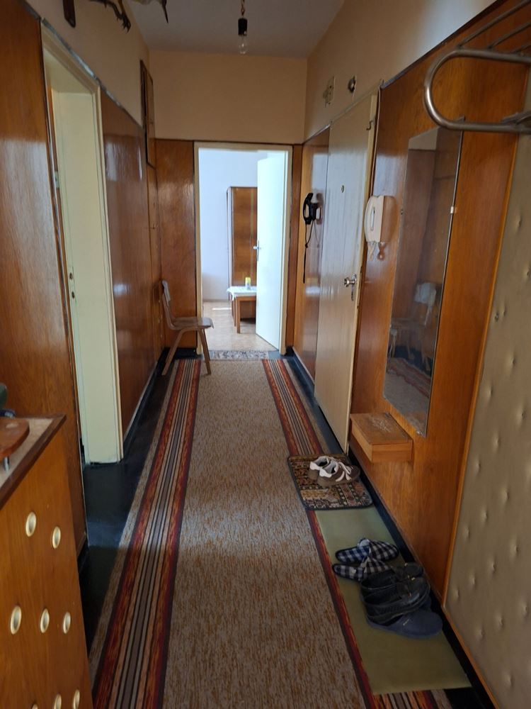 Двустаен апартамент с гараж в центъра – до Окръжна болница с ТЕЦ-0 Двустаен апартамент с гараж в центъра - до Окръжна болница с ТЕЦ - 0