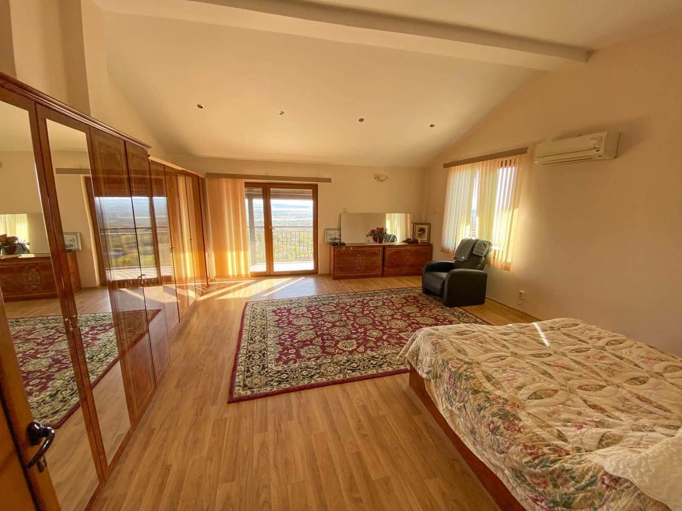 Panoramavilla mit einzigartigem Blick auf Sliven und den Berg - Grundstück 2406 qm-0 Панорамна вила с уникална гледка към Сливен и планината – парцел 2406 кв.м - 0