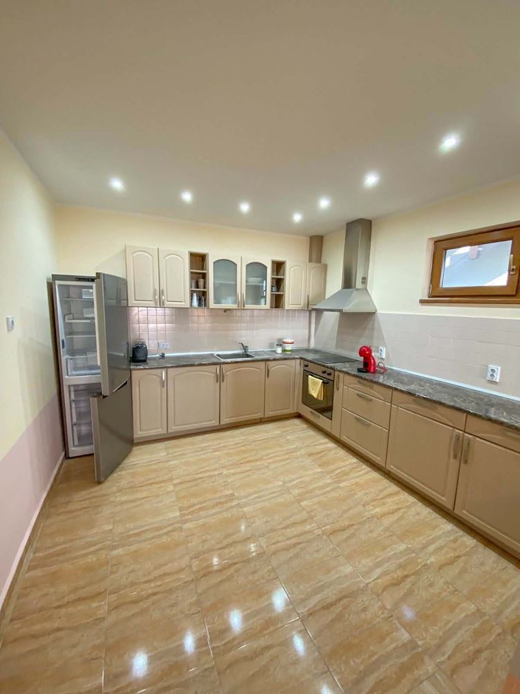 Panoramavilla mit einzigartigem Blick auf Sliven und den Berg - Grundstück 2406 qm-0 Панорамна вила с уникална гледка към Сливен и планината – парцел 2406 кв.м - 0