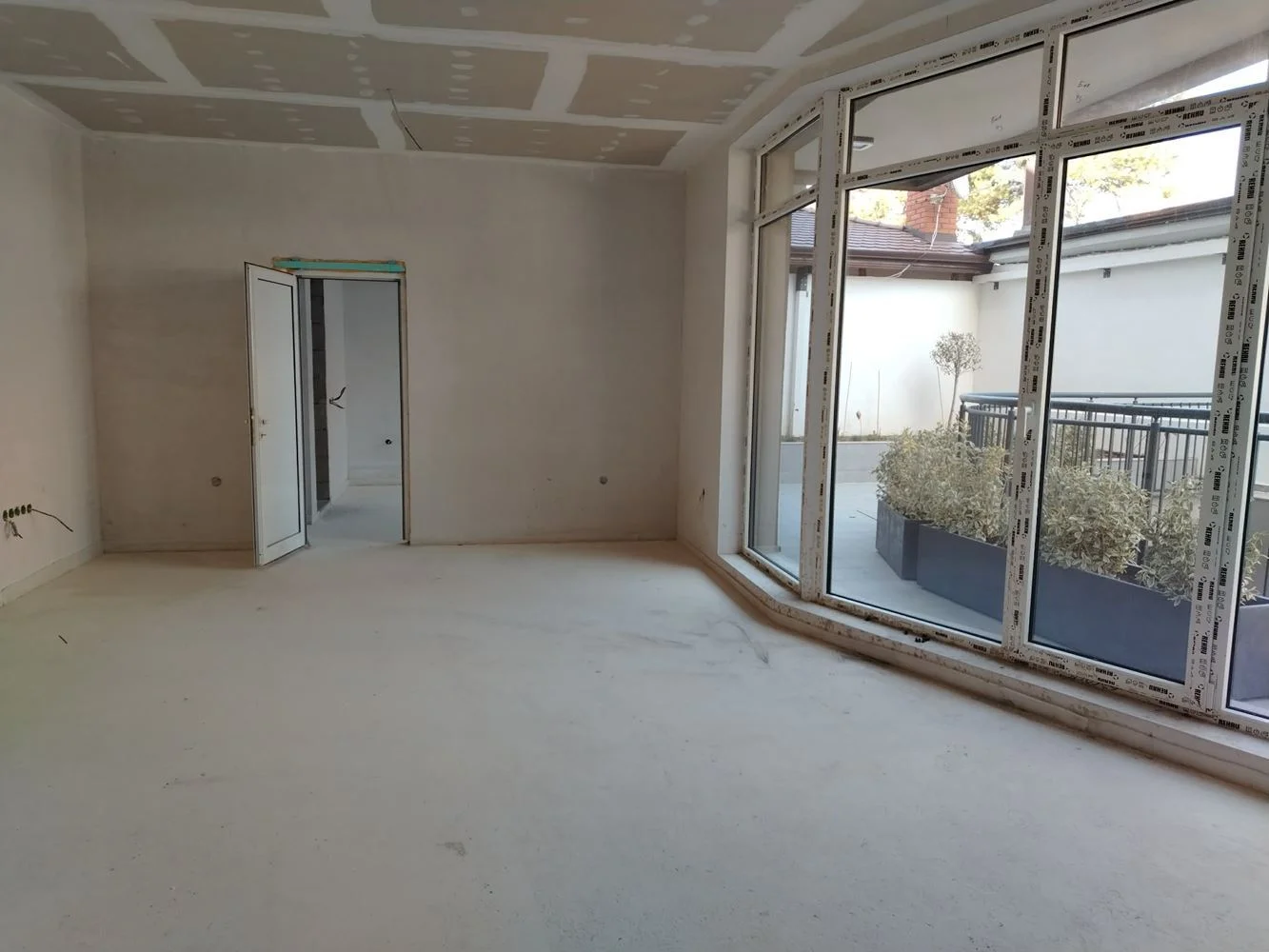 Zwei-Zimmer-Wohnung mit Parkplatz in der Nähe der Stadtverwaltung-0 Dreizimmerwohnung mit Parkplatz unweit des Rathauses – 0