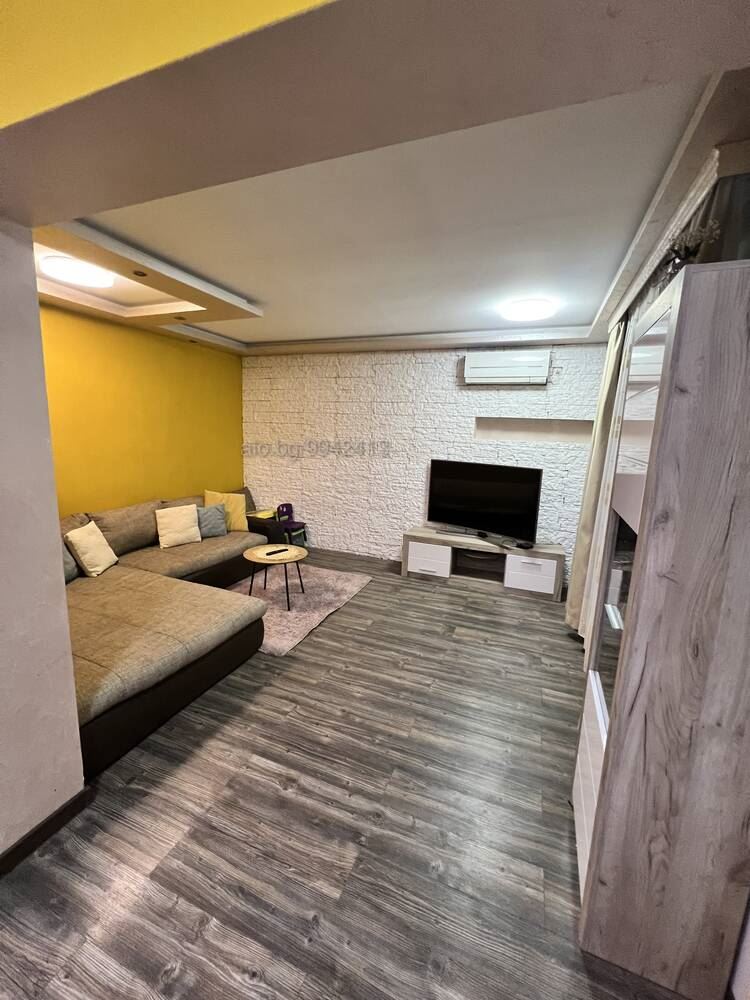 кв. Ново Село, Едноетажна Къща, Двор-0 кв. Ново Село, Едноетажна Къща, Двор - 0