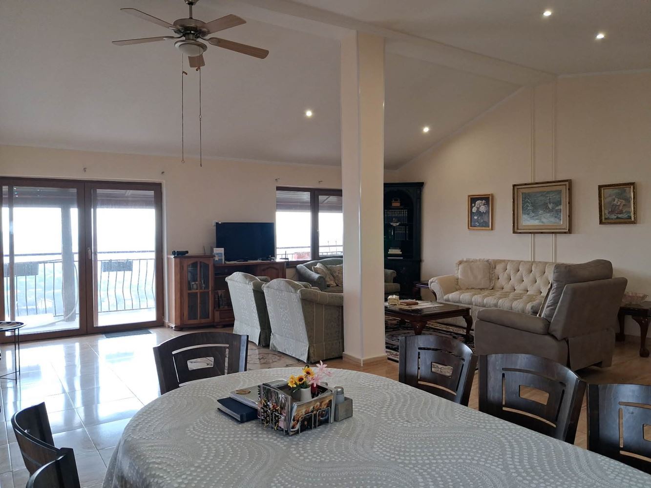 Panoramavilla mit einzigartigem Blick auf Sliven und den Berg - Grundstück 2406 qm-0 Панорамна вила с уникална гледка към Сливен и планината – парцел 2406 кв.м - 0