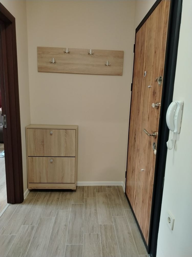 Двухкомнатная меблированная квартира с центральным отоплением в центре, NS-0 Двустаен обзаведен апартамент с ТЕЦ в Центъра, НС - 0