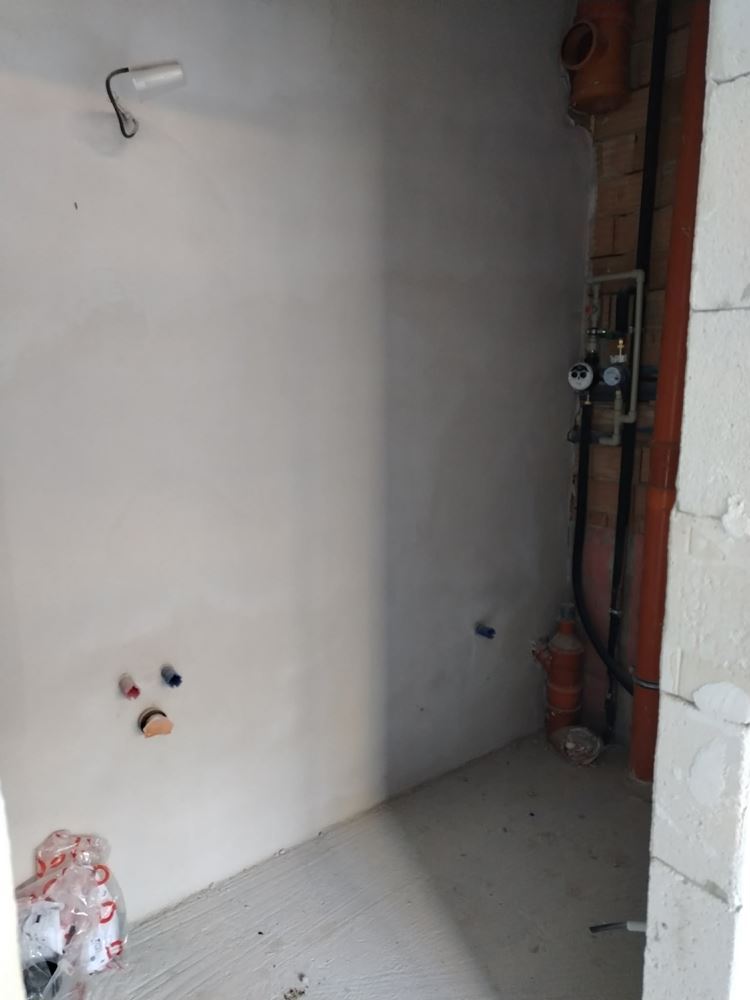 Belediye yakınında park yeri olan iki yatak odalı daire-0 Тристаен апартамент с паркомясто недалеч от Общината - 0