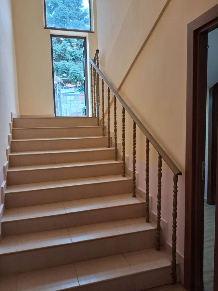 Panoramavilla mit einzigartigem Blick auf Sliven und den Berg - Grundstück 2406 qm-0 Панорамна вила с уникална гледка към Сливен и планината – парцел 2406 кв.м - 0