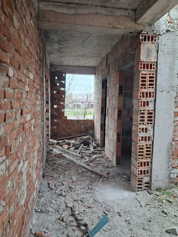 м. Dyuleva Reka, Villa im Bau Meter von Sini Kamani, Hof 530 sq.m.-0 Duleva Reka, Villa im Bau, nur wenige Meter vom Stadtteil „Sini Kamani“ entfernt, Grundstück 530 m² – 0