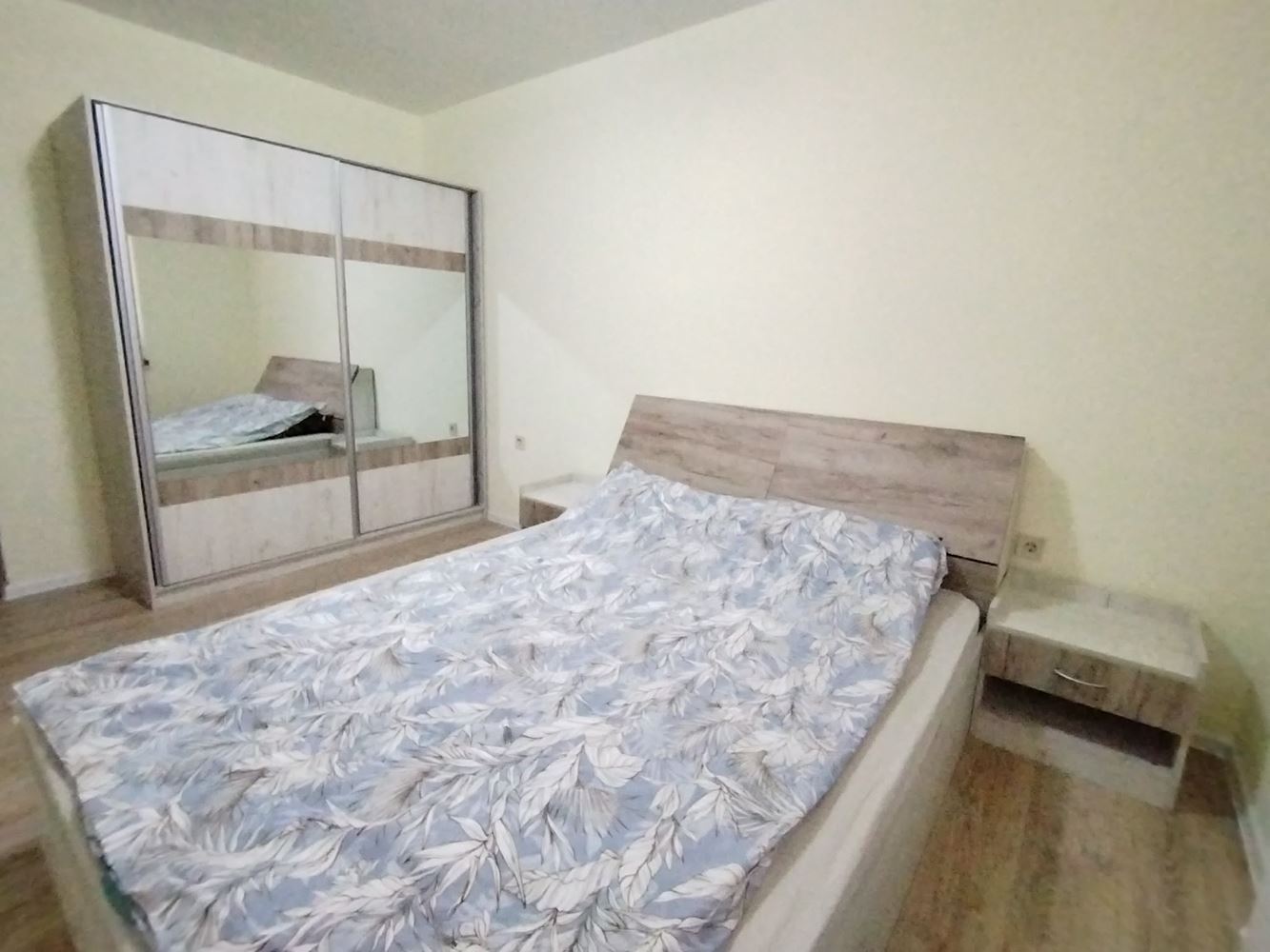 Двухкомнатная меблированная квартира с центральным отоплением в центре, NS-0 Двустаен обзаведен апартамент с ТЕЦ в Центъра, НС - 0