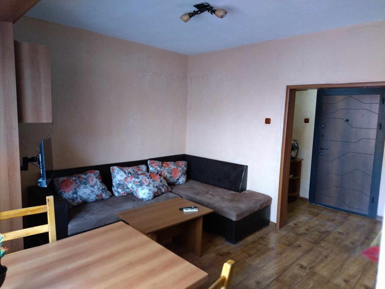 Широк център,не е синя зона,апартамент с 1 спалня - 0