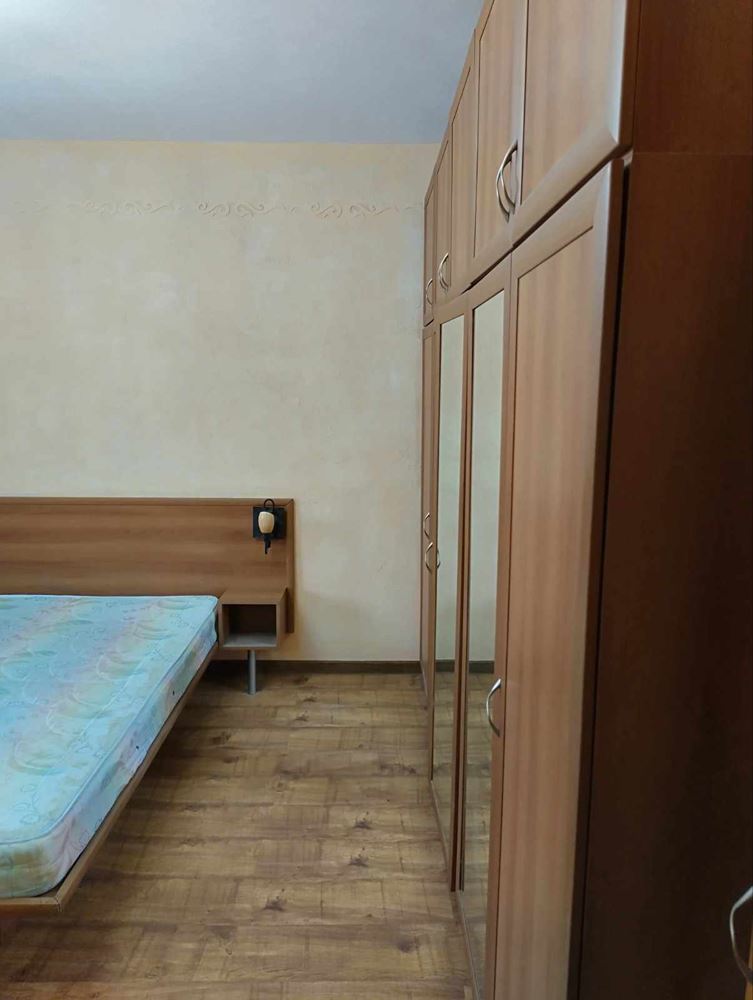 Широк център,не е синя зона,апартамент с 1 спалня - 0