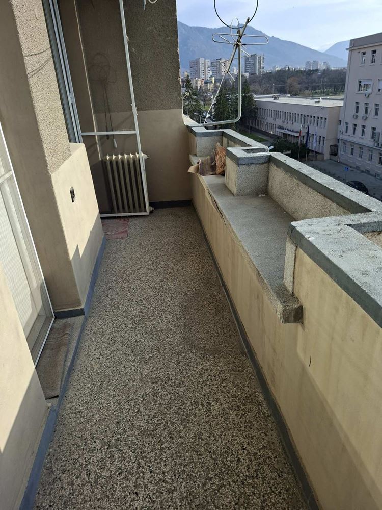 Двустаен апартамент с гараж в центъра – до Окръжна болница с ТЕЦ-0 Двустаен апартамент с гараж в центъра - до Окръжна болница с ТЕЦ - 0