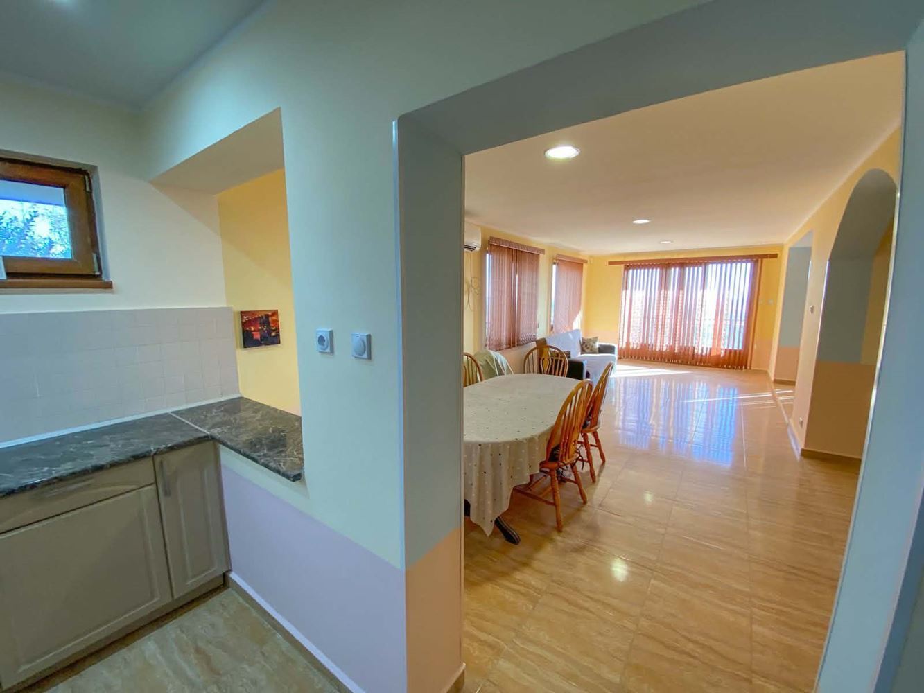 Panoramavilla mit einzigartigem Blick auf Sliven und den Berg - Grundstück 2406 qm-0 Панорамна вила с уникална гледка към Сливен и планината – парцел 2406 кв.м - 0