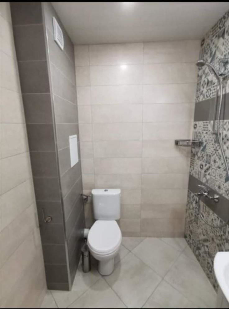 Двухкомнатная меблированная квартира с центральным отоплением в центре, NS-0 Двустаен обзаведен апартамент с ТЕЦ в Центъра, НС - 0