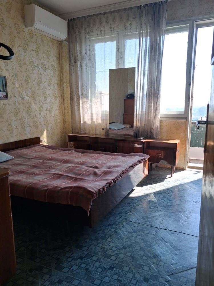 Център,тухла,непоследен етаж,3 отделни стаи с възможност за преустройство-0 Център,тухла,непоследен етаж,3 отделни стаи с възможност за преустройство - 0