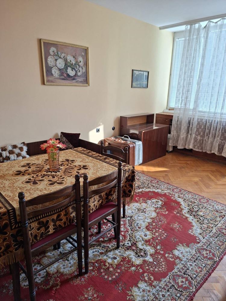 Двустаен апартамент с гараж в центъра – до Окръжна болница с ТЕЦ-0 Двустаен апартамент с гараж в центъра - до Окръжна болница с ТЕЦ - 0