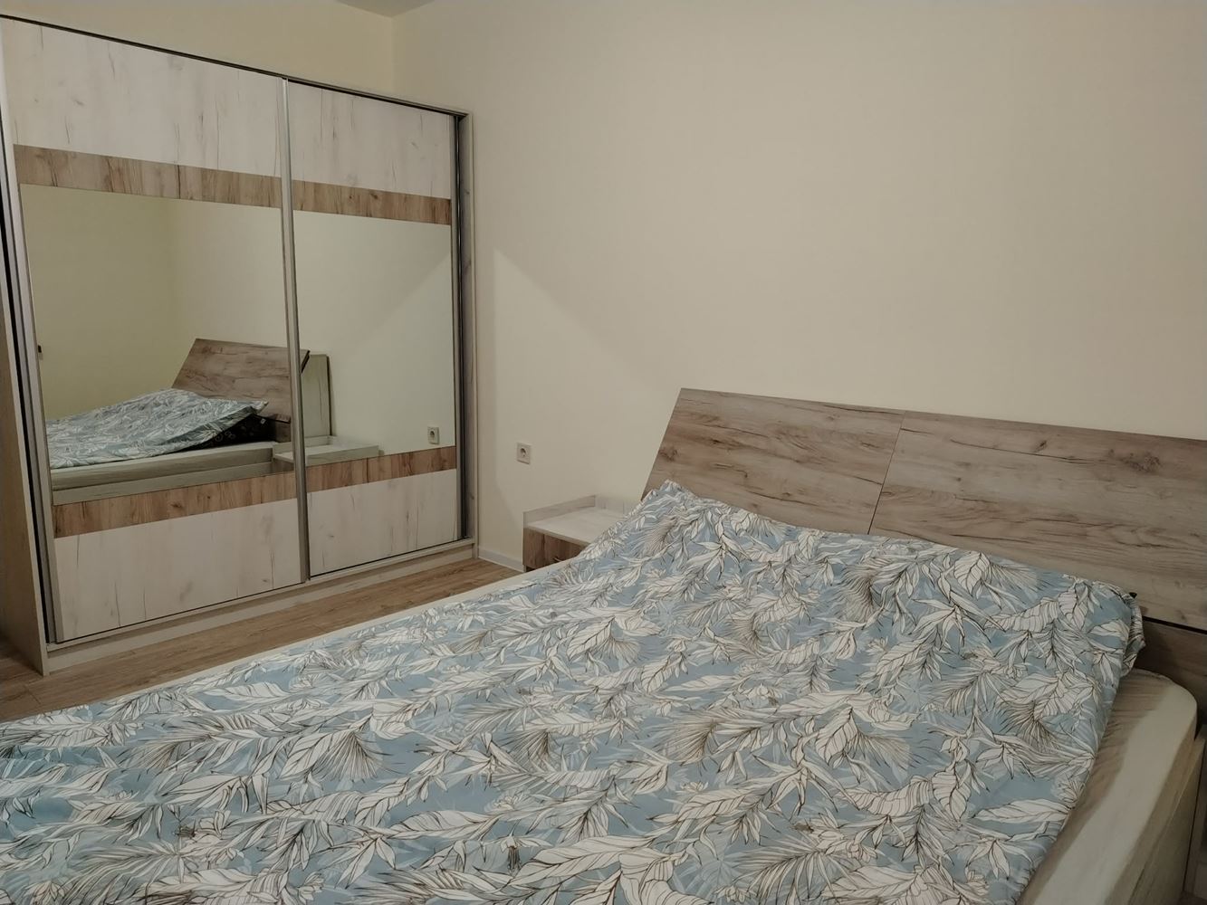 Двухкомнатная меблированная квартира с центральным отоплением в центре, NS-0 Двустаен обзаведен апартамент с ТЕЦ в Центъра, НС - 0