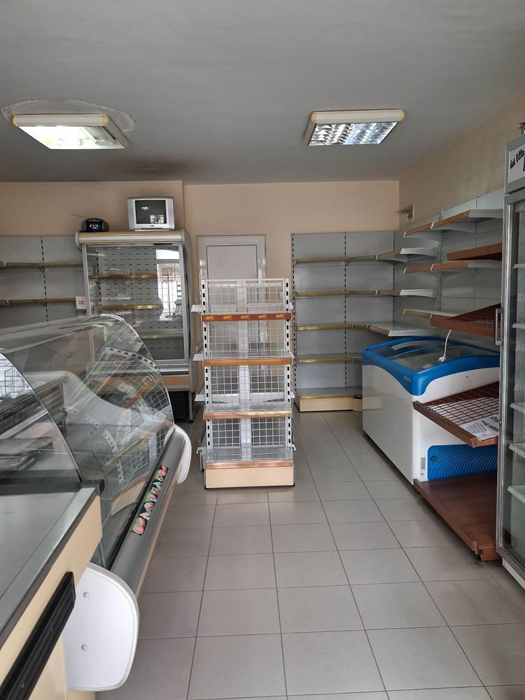 Широк център,магазин за хранителни стоки ,обзаведен - 0