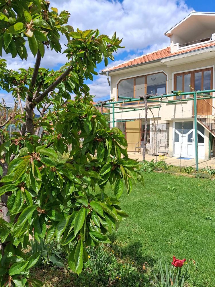 кв. Речица, Двуетажна Масивна Къща, Двор - 650 кв.м. - 0