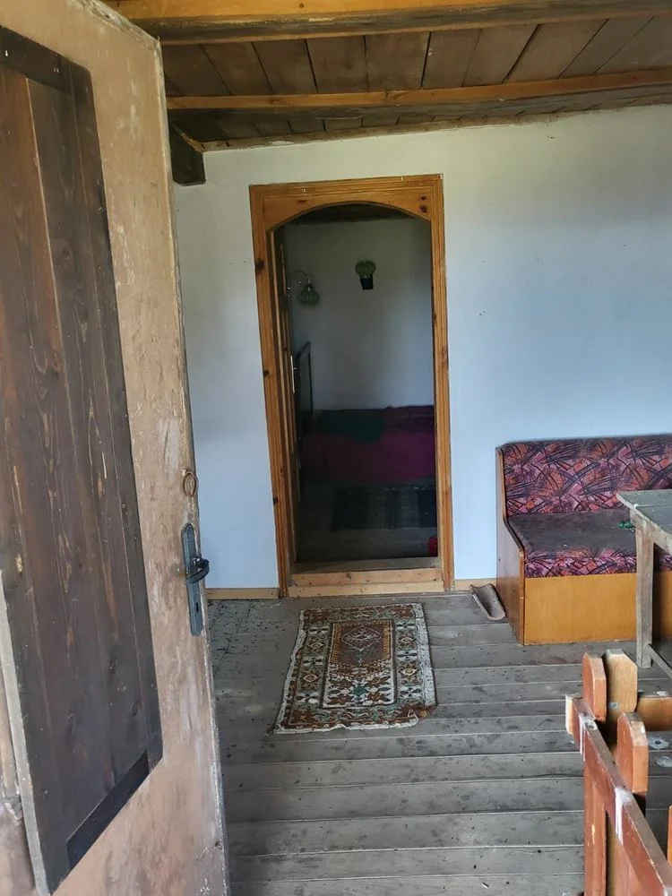 Dorf Zaichari neues Haus zur Fertigstellung und ein weiteres 120 Jahre altes an 2 Etagen-0 Dorf Zaichari: ein neues Haus, das noch fertiggestellt werden muss, und ein weiteres 120 Jahre altes, zweistöckiges Haus – 0