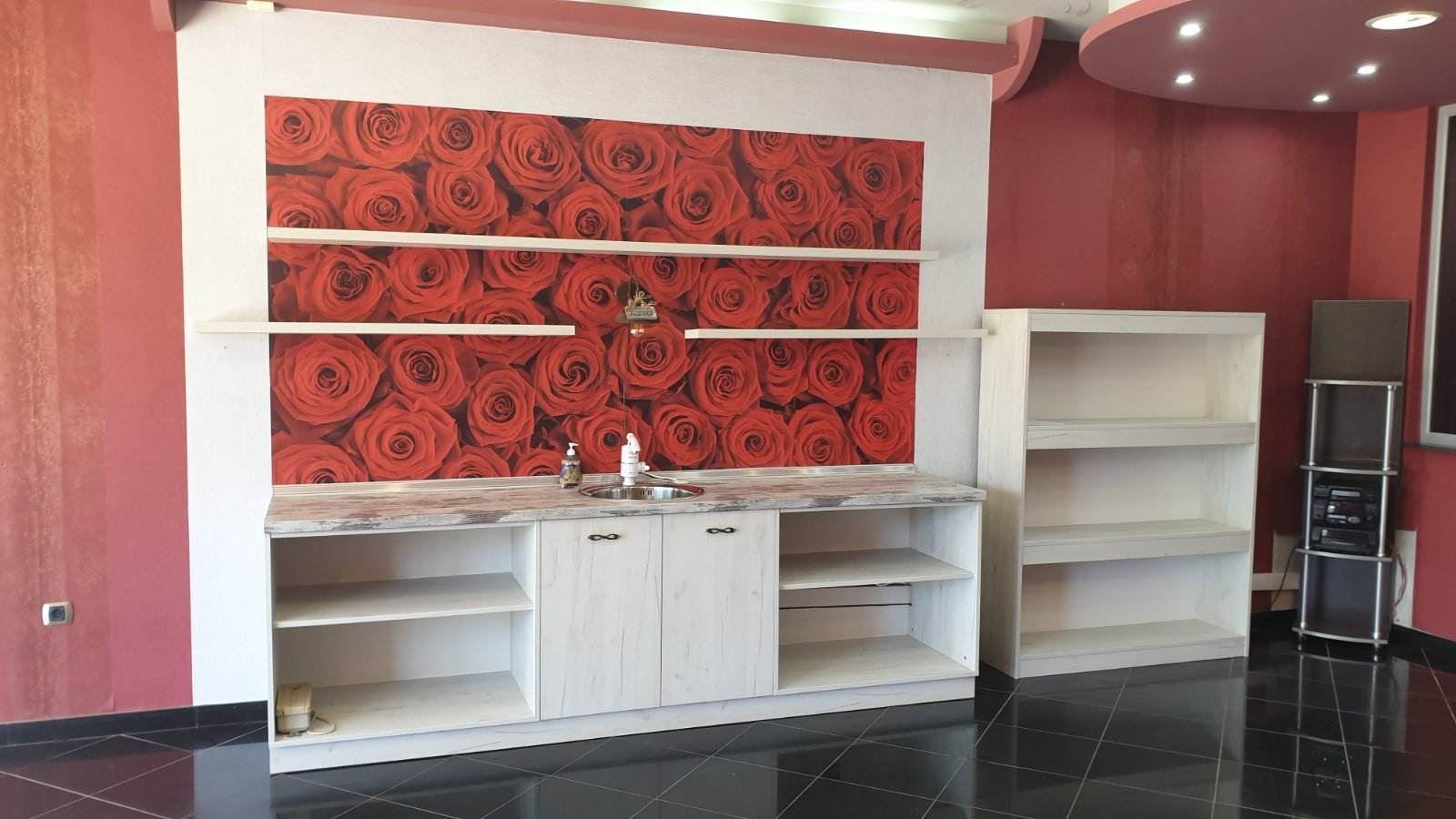 Център, Магазин, 75кв.м, партер, склад, санитарен възел-0 Център, Магазин, 75кв.м, партер, склад, санитарен възел - 0