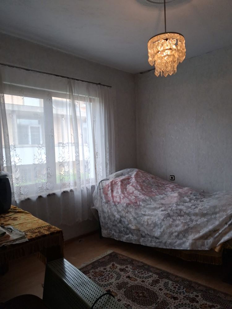 кв. Речица, Двуетажна Масивна Къща, Двор - 650 кв.м. - 0