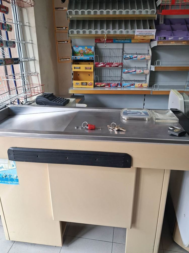 Широк център,магазин за хранителни стоки ,обзаведен - 0