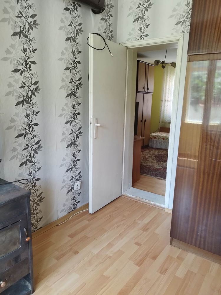 кв. ”КЛУЦОХОР” - продава тухлена къща с двор - 0