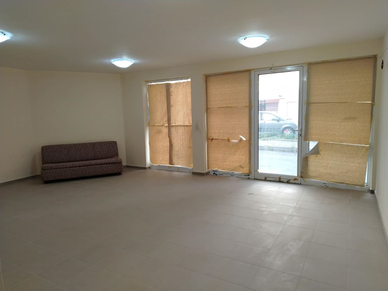 Партерно помещение под наем в Центъра - 0