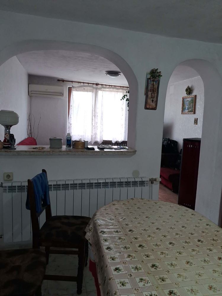 кв. Речица, Двуетажна Масивна Къща, Двор - 650 кв.м. - 0