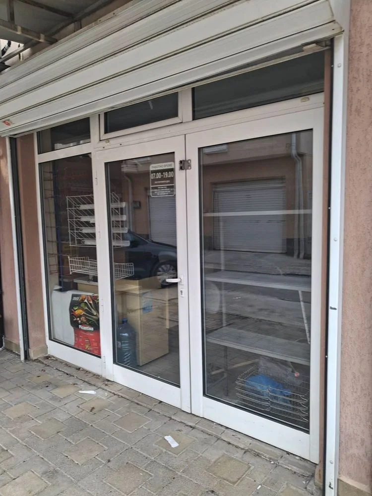 Großes Zentrum, Lebensmittelgeschäft, möbliert-0 Zentrum von Shirok, Lebensmittelgeschäft, möbliert – 0