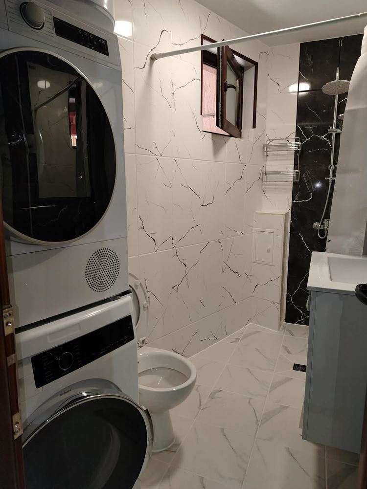 Двустаен апартамент под наем в кв. Сини камъни - напълно обзаведен - 0