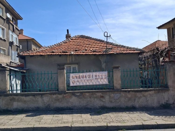 кв. Ново село, две къщи с двор 409 кв.м. - 0