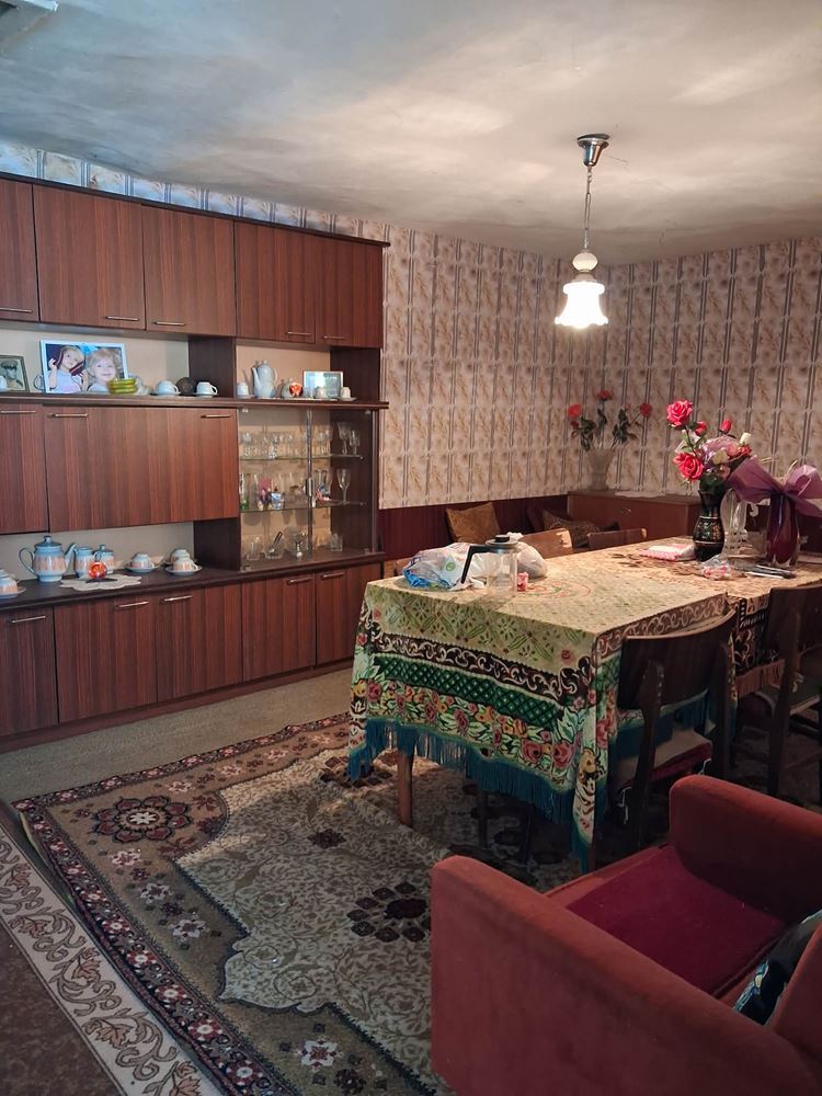 кв. Ново село, две къщи с двор 409 кв.м. - 0