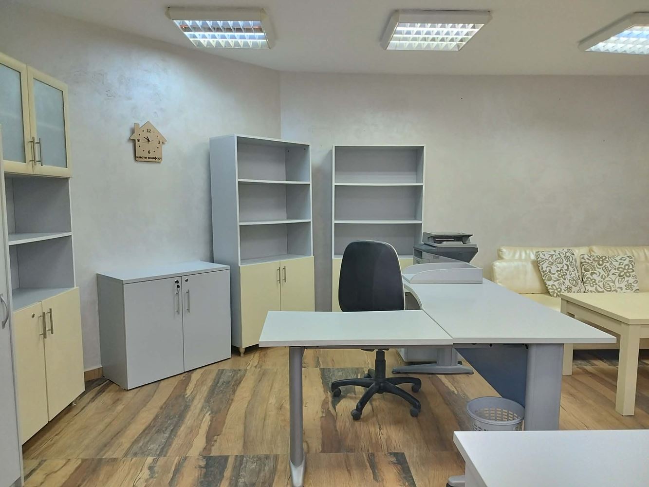 бул. Хаджи Димитър, Напълно обзаведен и ремотиран офис в офис сграда - 0