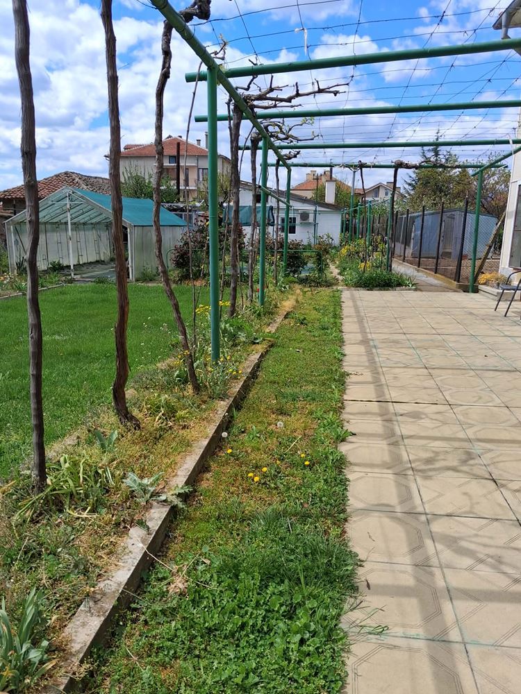 кв. Речица, Двуетажна Масивна Къща, Двор - 650 кв.м. - 0