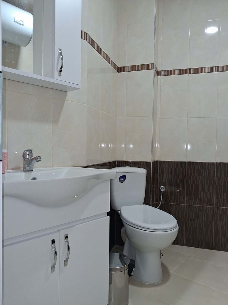 Център, Двустаен Апартамент, Първи Наематели - 0