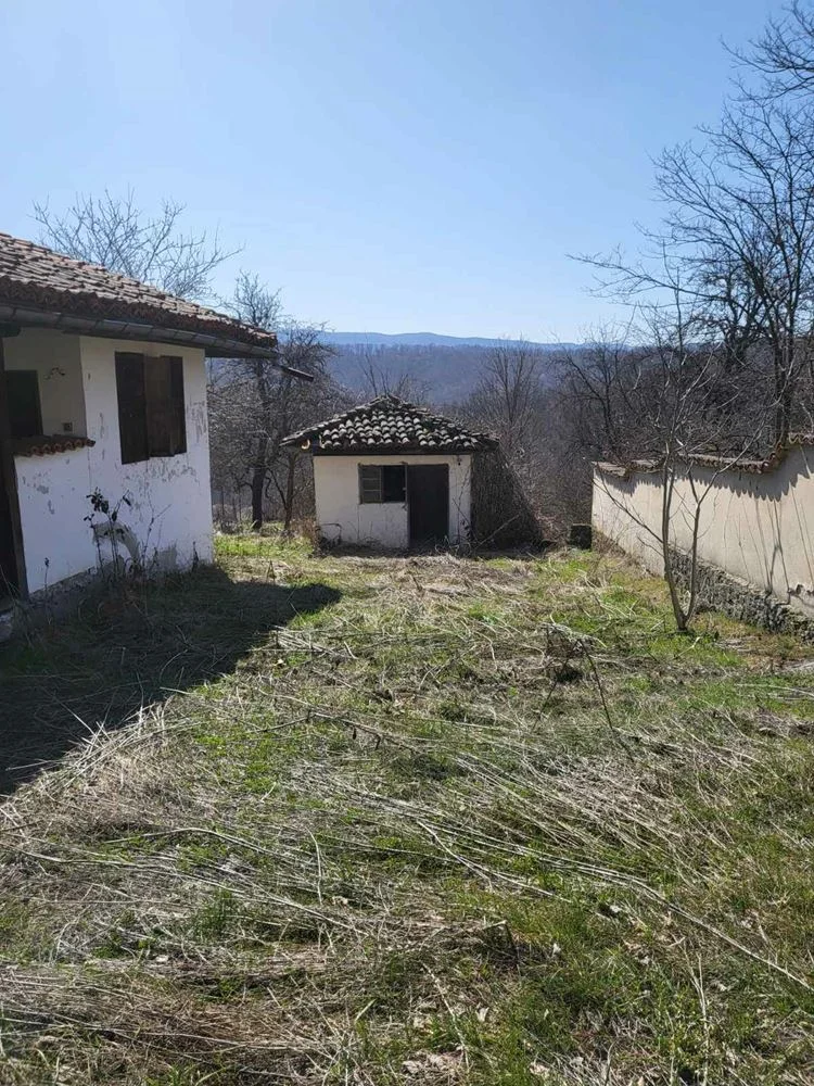 Dorf Zaichari neues Haus zur Fertigstellung und ein weiteres 120 Jahre altes an 2 Etagen-0 Dorf Zaichari: ein neues Haus, das noch fertiggestellt werden muss, und ein weiteres 120 Jahre altes, zweistöckiges Haus – 0