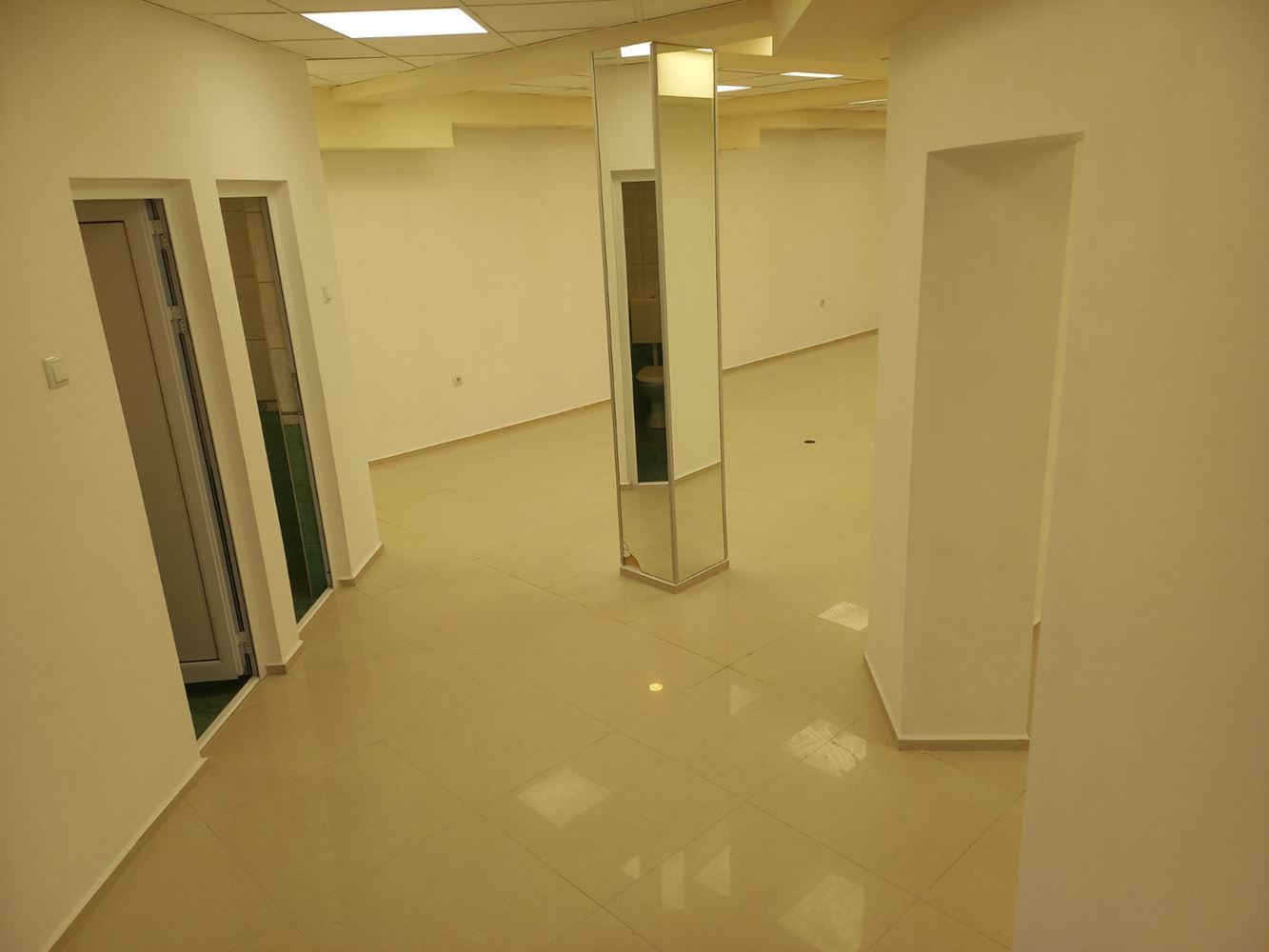 Идеален център помещение с площ 150 кв.м. със стъпала надолу - 0