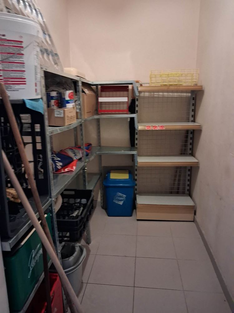 Широк център,магазин за хранителни стоки ,обзаведен - 0