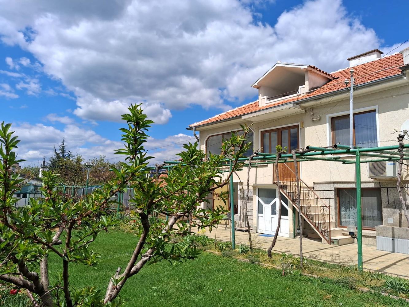 кв. Речица, Двуетажна Масивна Къща, Двор - 650 кв.м. - 0