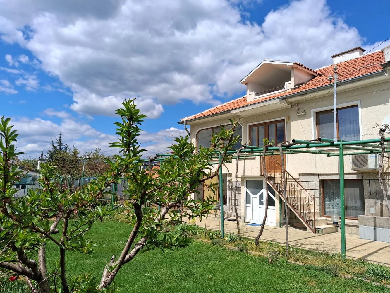 Quartal. Rechitsa, Zweistöckiges Massivhaus, Hof - 650 qm.-0 Stadtteil Rechitsa, zweistöckiges Massivhaus, Grundstück – 650 m² – 0