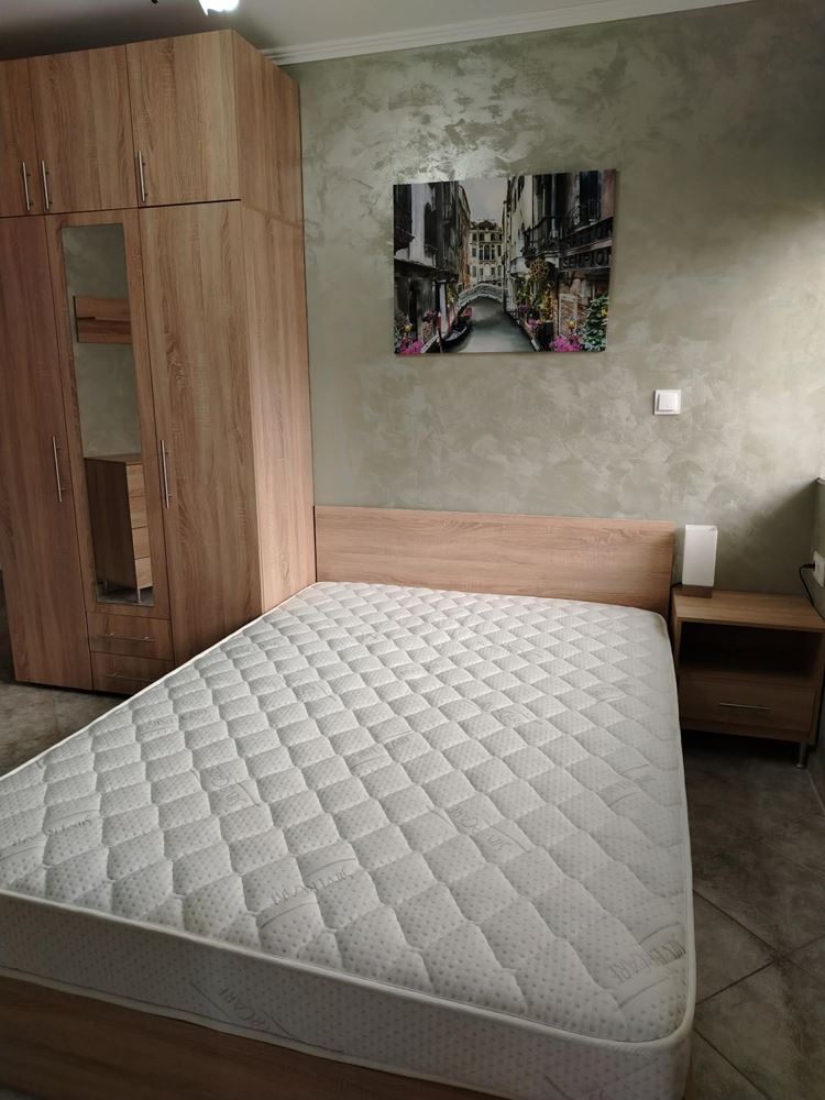 Двустаен апартамент под наем в кв. Сини камъни - напълно обзаведен - 0