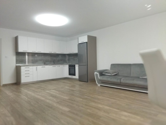 Супер център, луксозен имот в луксозна сграда с включени консумативи - 0