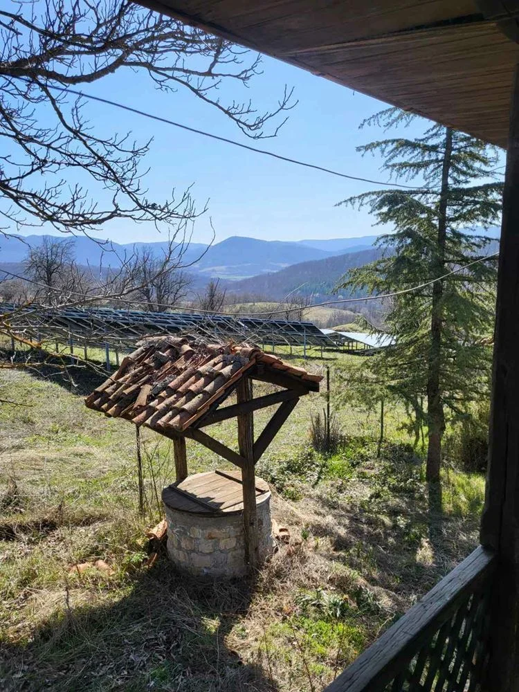Dorf Zaichari neues Haus zur Fertigstellung und ein weiteres 120 Jahre altes an 2 Etagen-0 Dorf Zaichari: ein neues Haus, das noch fertiggestellt werden muss, und ein weiteres 120 Jahre altes, zweistöckiges Haus – 0