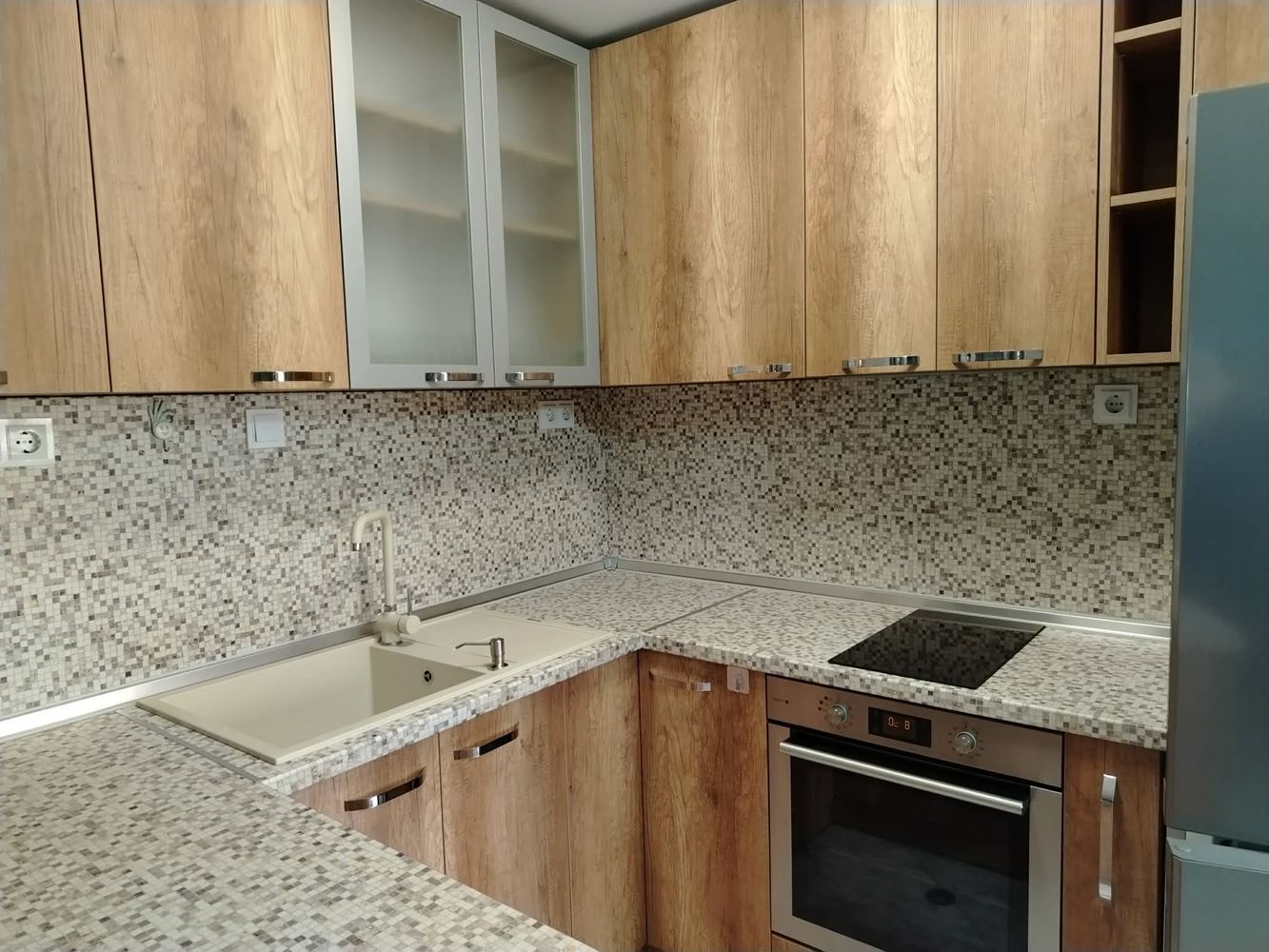 Двустаен апартамент под наем в кв. Сини камъни - напълно обзаведен - 0