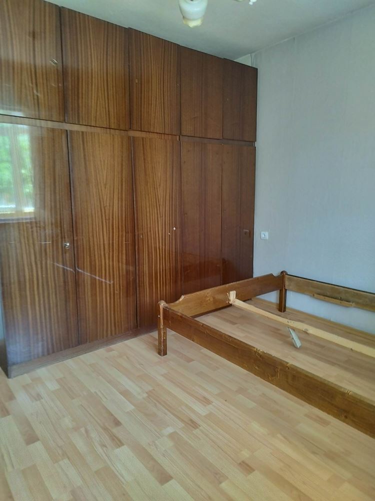 кв. ”КЛУЦОХОР” - продава тухлена къща с двор - 0